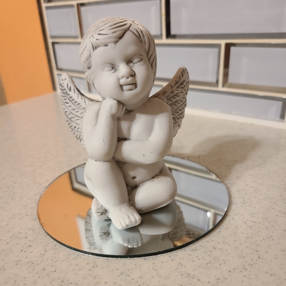 Angel figurine for sale today - Picture 5 of 9
